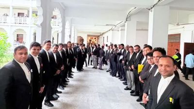 সুপ্রিম কোর্টে আওয়ামীপন্থি আইনজীবীদের নীরব প্রতিবাদ