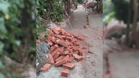 জনপ্রতিনিধির  বিরুদ্ধে রাস্তা  নির্মাণে  অনিয়মের  অভিযোগ
