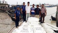 মিয়ানমারে পাচারের সময় ৪০০ বস্তা ইউরিয়া সারসহ আটক ৩