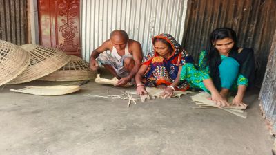 খোকসা হাওর পারে ঐতিহ্য   কুটিরশিল্প বিলুপ্তির পথে