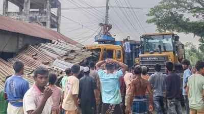 লালমনিরহাটে ট্রাকের ধাক্কায় ইজিবাইকের ৩ আরোহী নিহত