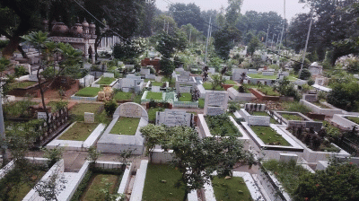 ঢাকার কবরস্থানে সংকট বহুমুখী, শেষ ঠিকানা ঘিরে বাড়ছে অর্থের চাপ