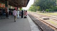 নানা সমস্যায় জর্জরিত মোবারকগঞ্জ রেলস্টেশন