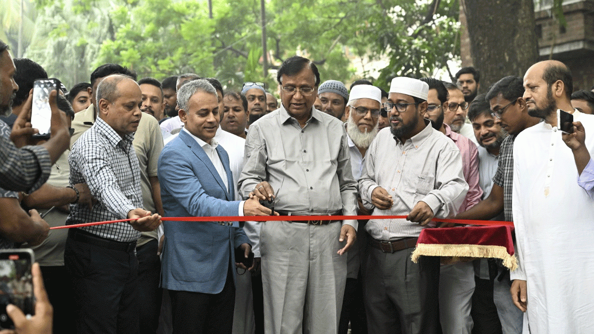 ​ধানমন্ডি লেক পুনরুজ্জীবনে খনন কাজ শুরু করলো ডিএসসিসি