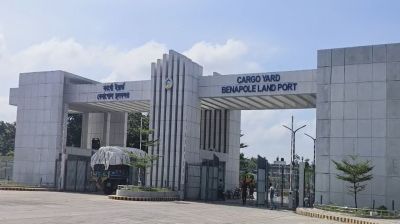 দুর্গাপূজায় বেনাপোল বন্দরে টানা ৮ দিন আমদানি-রপ্তানি বন্ধ