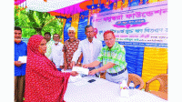 সুদ ও জামানত ছাড়াই ৩০ লাখ টাকা বিতরণ করল বসুন্ধরা ফাউন্ডেশন